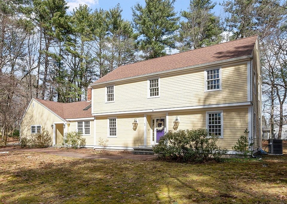 1st image of 1 Carlton Dr