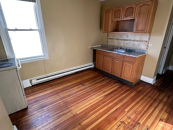 3rd image of 44 E Dover St #1A