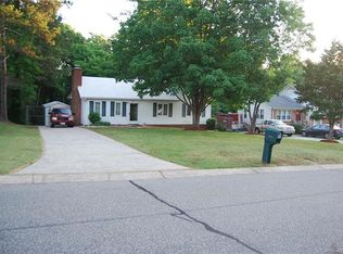 1828 Ranchwood Dr, Charlotte, NC 28217