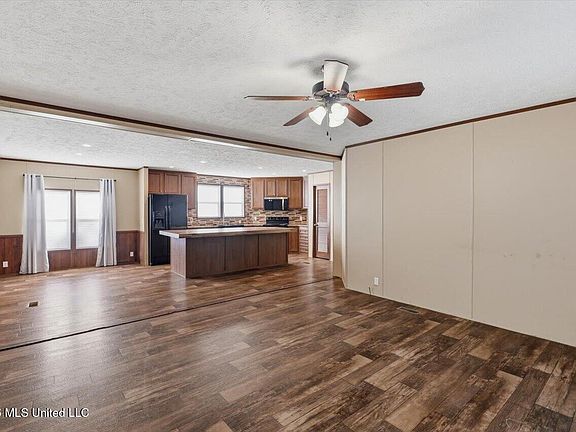 4th image of 528 Ross Neal Rd