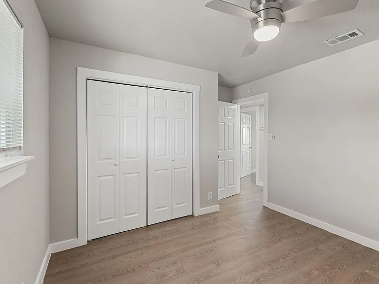 6812 S Congress Ave — Photo 47