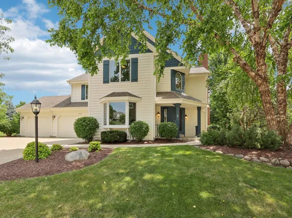 3105 Fox Hill CIRCLE, Waukesha, WI 53189