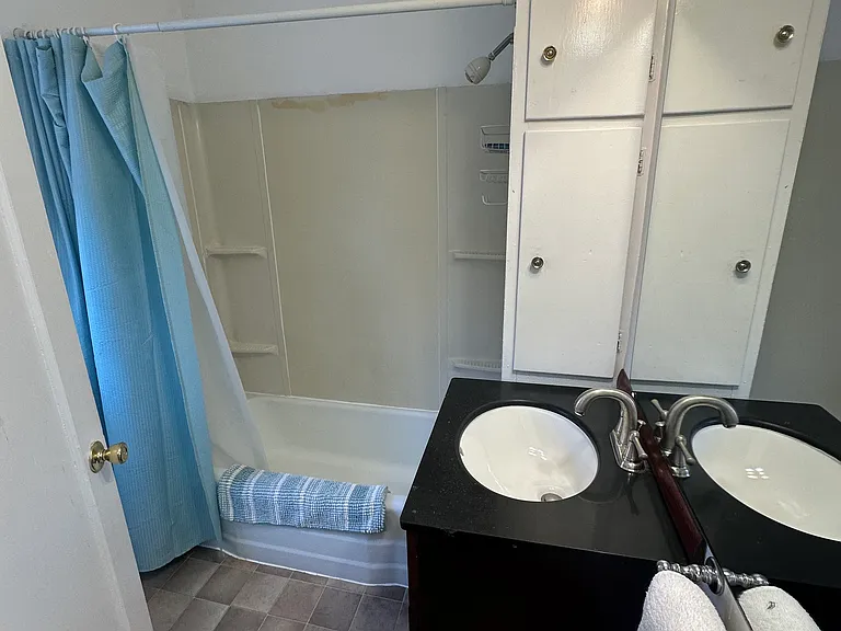 2121 Colby Ave #7 — Photo 14
