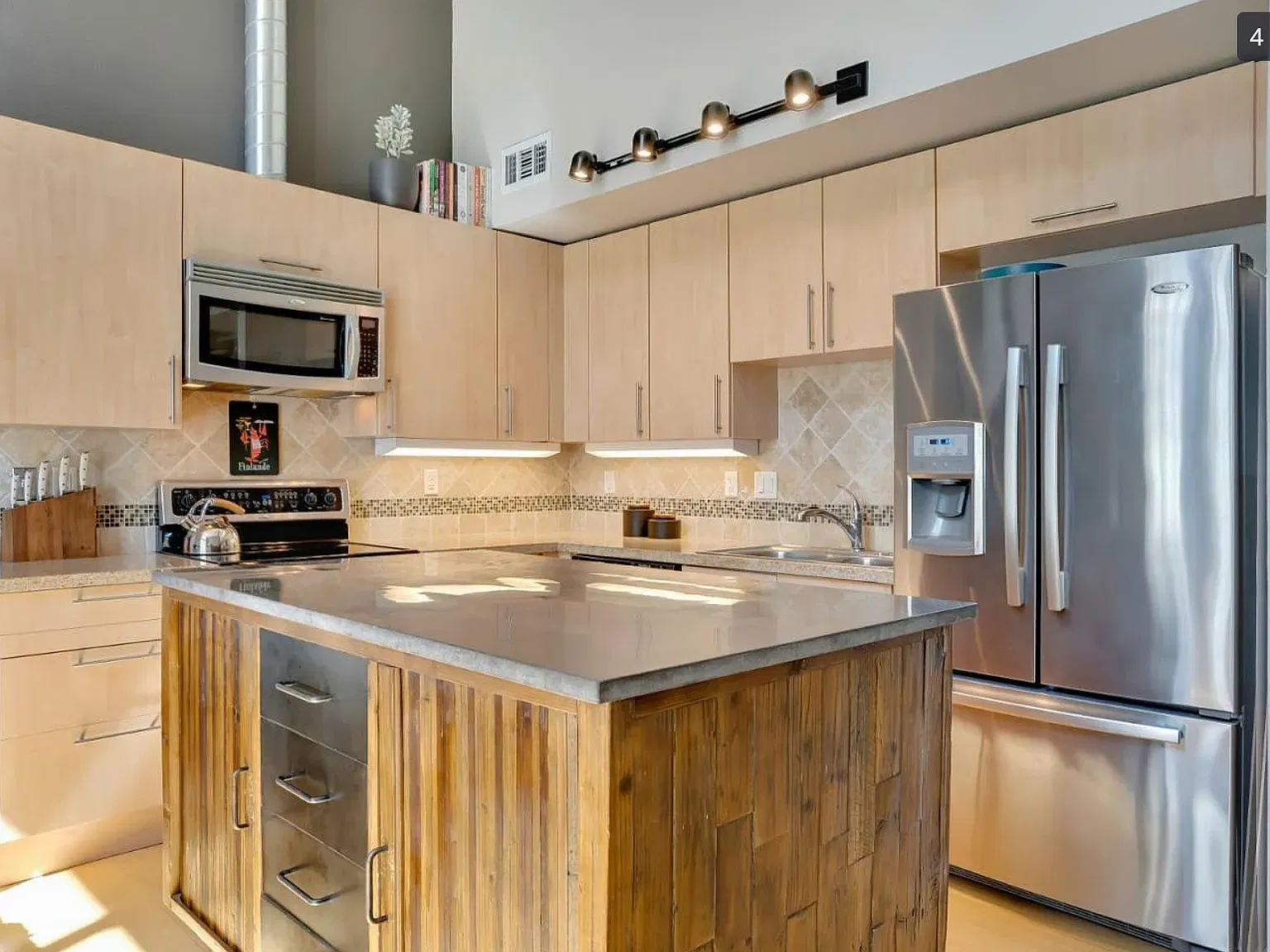1 bed, 841 sqft, $3,250 — Photo 4