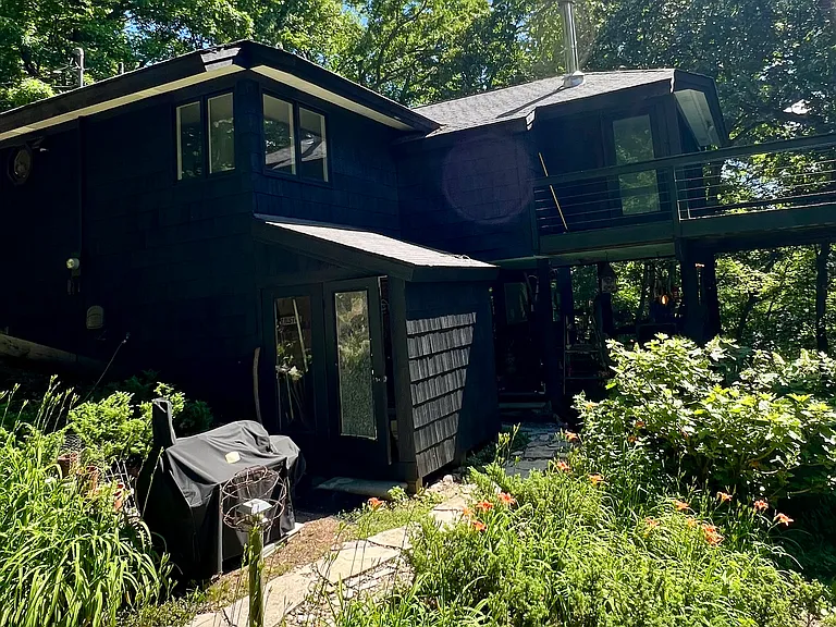 5900 Sylvan Rd — Photo 28