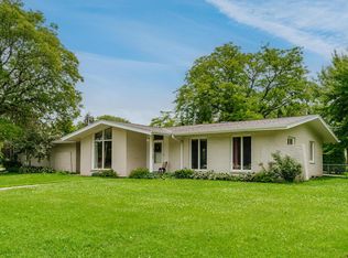 201 Roberts DRIVE, Mukwonago, WI 53149