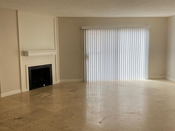 3rd image of 415 N Broadway APT 10