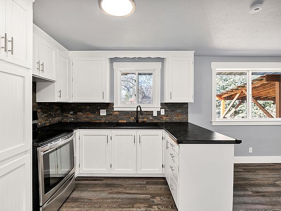 5th image of 215 N 800 E