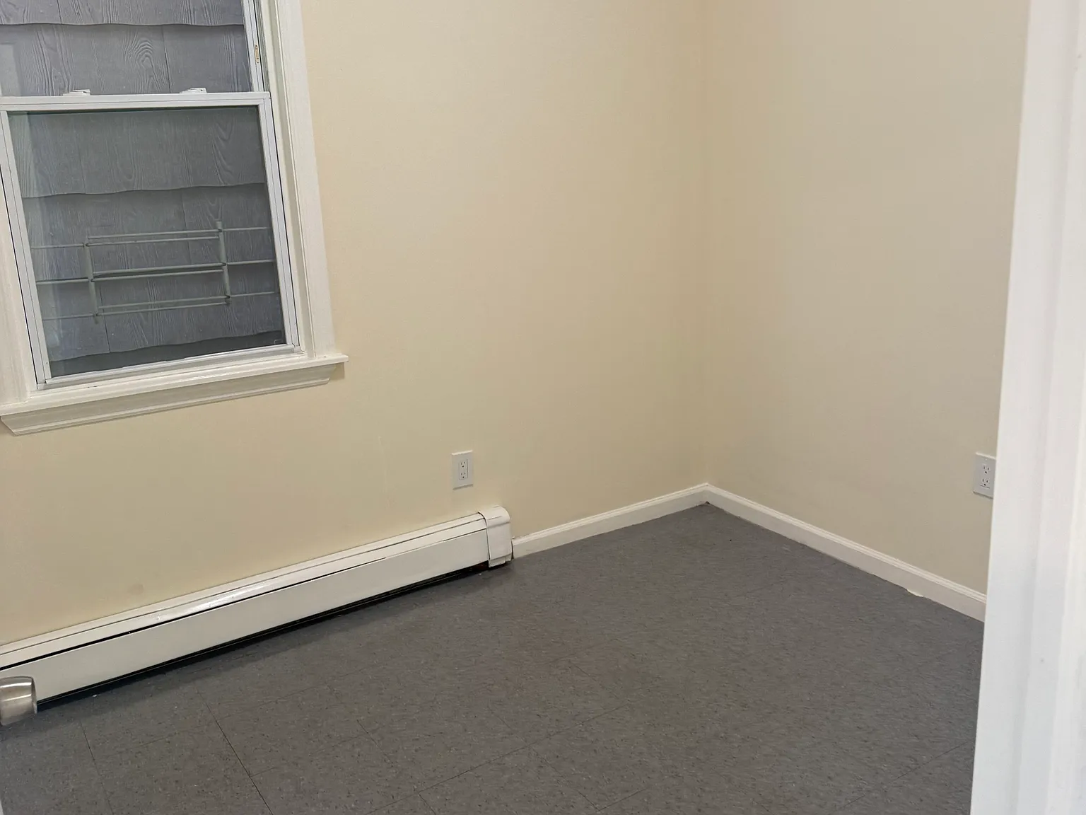 3 bed, 1000 sqft, $2,800 — Photo 4