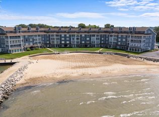 1909 E Harbor Rd APT 306E, Pt Clinton, OH 43452