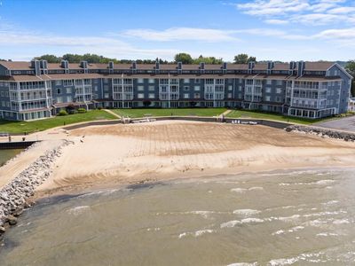 1909 E Harbor Rd APT 306E, Pt Clinton, OH, 43452