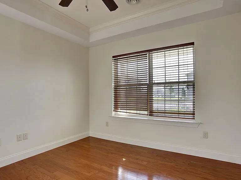 312 Sleepy Hollow Dr — Photo 12