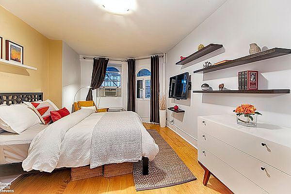 1st image of 163 W 79th St APT 1F