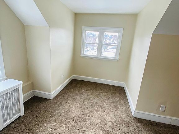 5th image of 35 Altonwood Pl APT 7