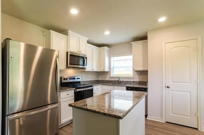 4800 Claudia Dr — Photo 2