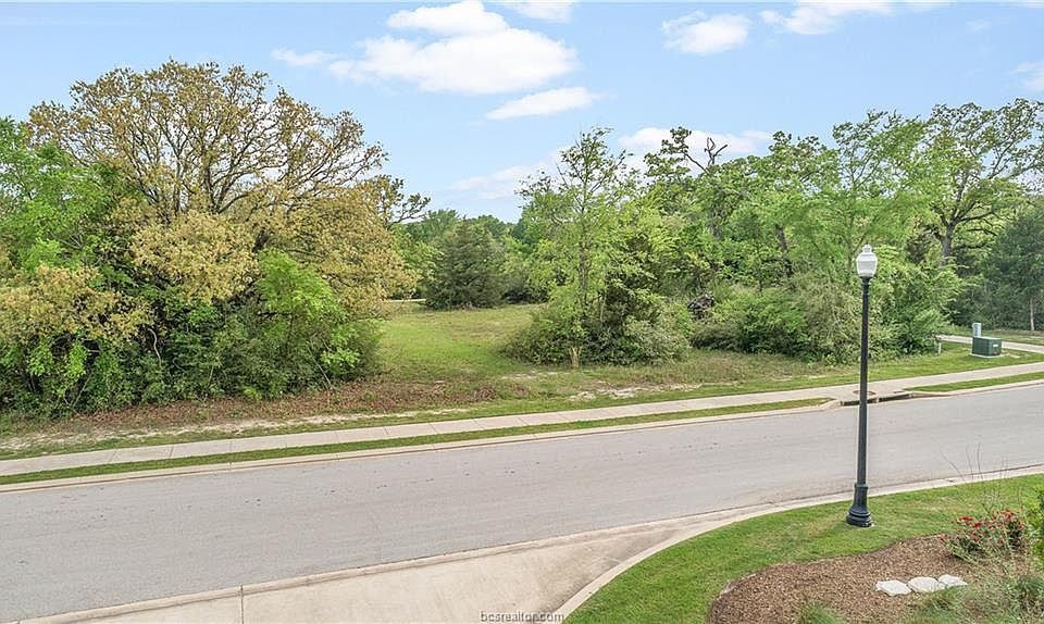 1st image of 2925 Blue Belle Dr