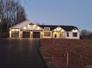 3R N Hayes Rd, Lysander, NY 13027