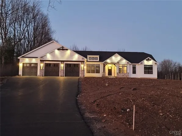 3R N Hayes Rd, Lysander, NY 13027