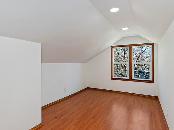 2nd image of 29316 Lakeview Dr
