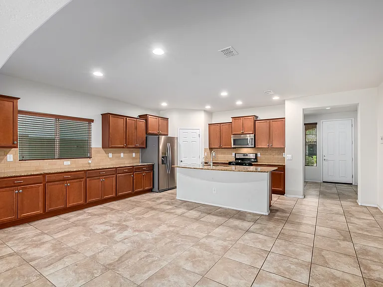 1019 W Spur Dr — Photo 7