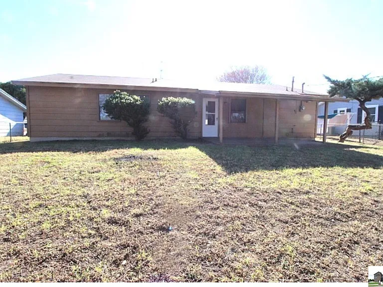 803 Michelle Dr — Photo 32