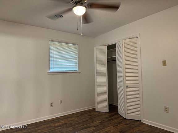 5th image of 3144 Woodville Cir
