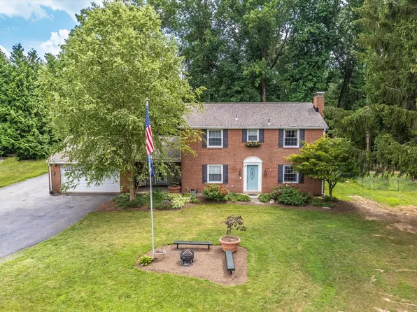 8 Clearwater Ct, Damascus, MD 20872