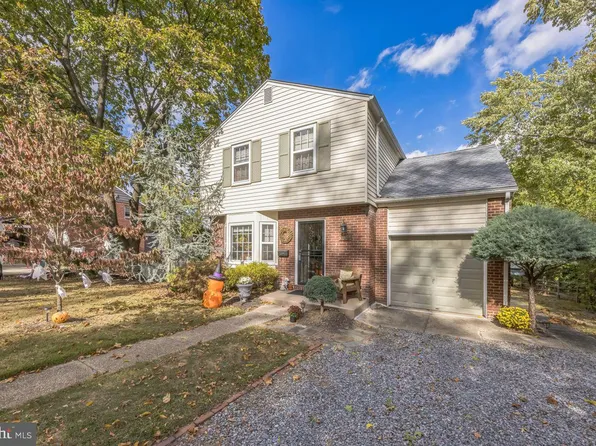305 Pleasant Valley Ave, Moorestown, NJ 08057