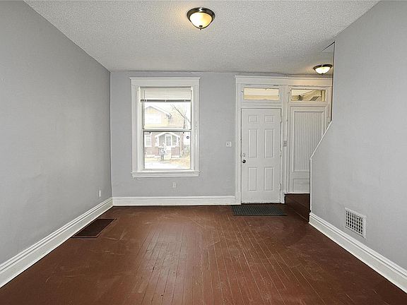 3rd image of 3718 Bamberger Ave