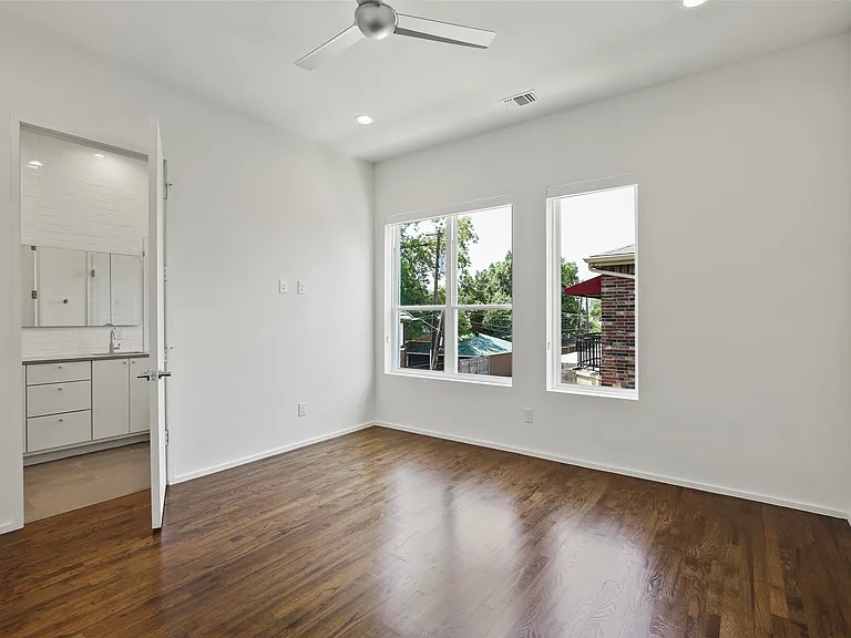 6250 Oram St #104 — Photo 11