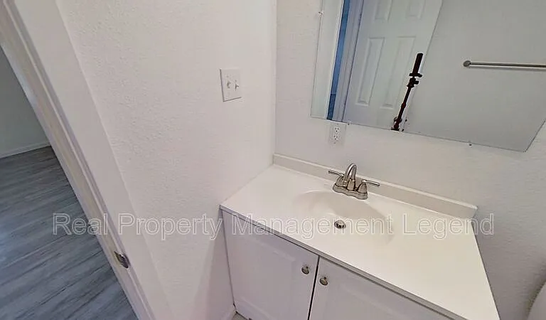 2320 Brockbank Dr — Photo 13