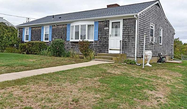 1st image of 20 Green Meadow Dr