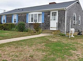 20 Green Meadow Dr, Narragansett, RI 02882