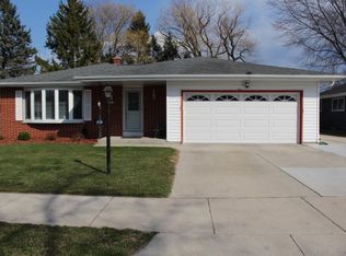 3725 S 15th St, Sheboygan, WI 53081