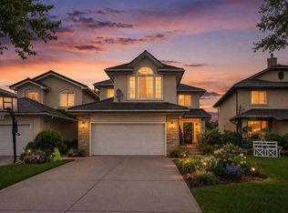 50 Hampstead Gdns NW, Calgary, AB T3A5Y5