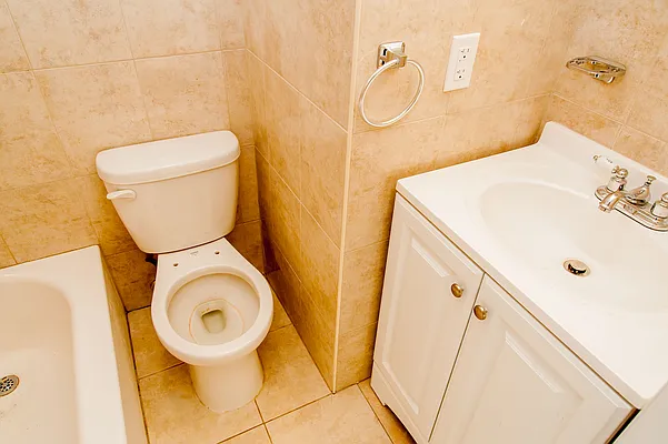 Rented by Nooklyn NYC LLC | media 18