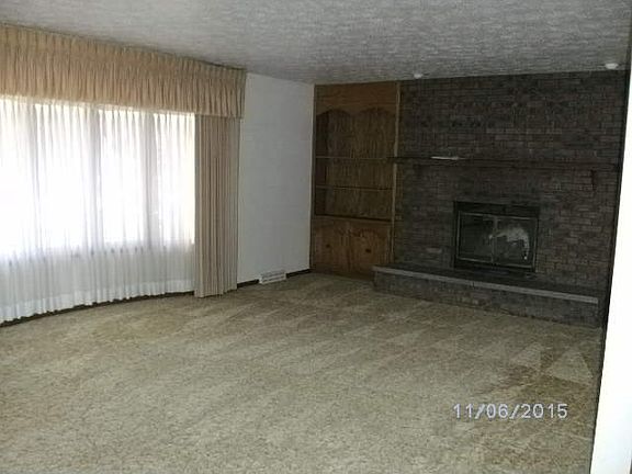 3rd image of 58565 Walnut Hill Trl