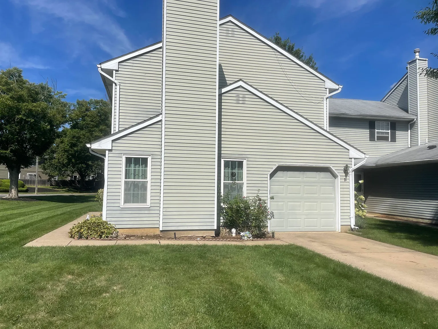 3 bed, 1694 sqft, $3,050 — Photo 3