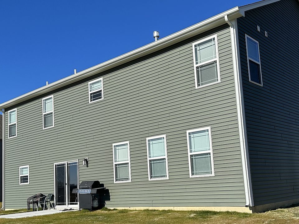 2nd image of 871 Blaine Dr