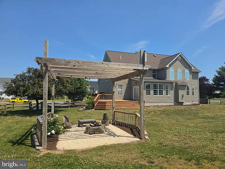 109 Masters Ln — Photo 9