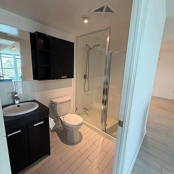 33 Singer Ct #611 — Photo 12