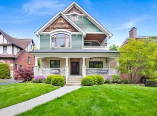 176 Lawton Rd, Riverside, IL 60546