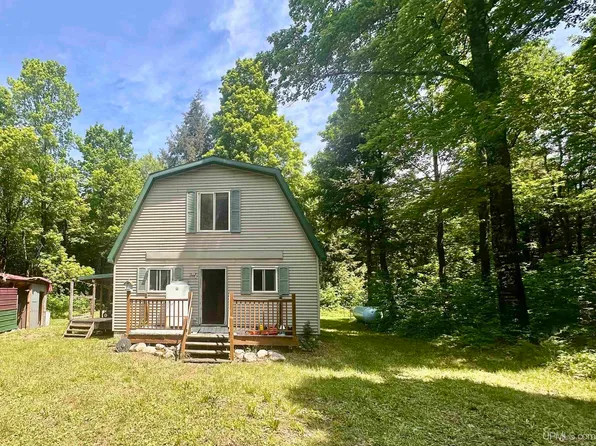 7450 Northwestern Rd, Big Bay, MI 49808