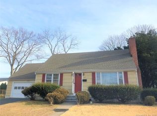 589 Goldenrod Ave, Bridgeport, CT 06606