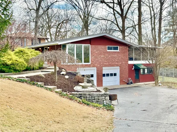 801 Stamper Ln, Godfrey, IL 62035