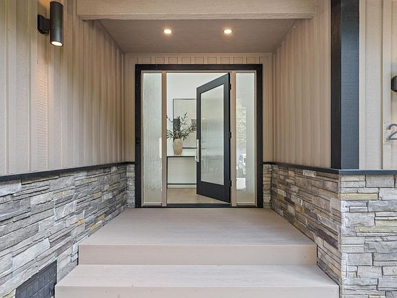 4th image of 211 Fairway Drive