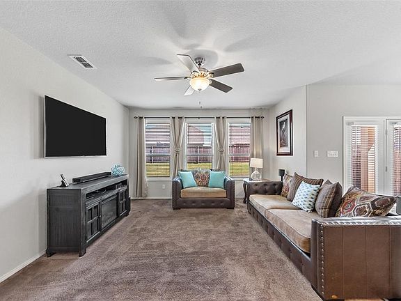 2nd image of 1701 Meadow Trail Ln
