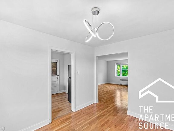 4th image of 2735 W Berwyn Ave #2F