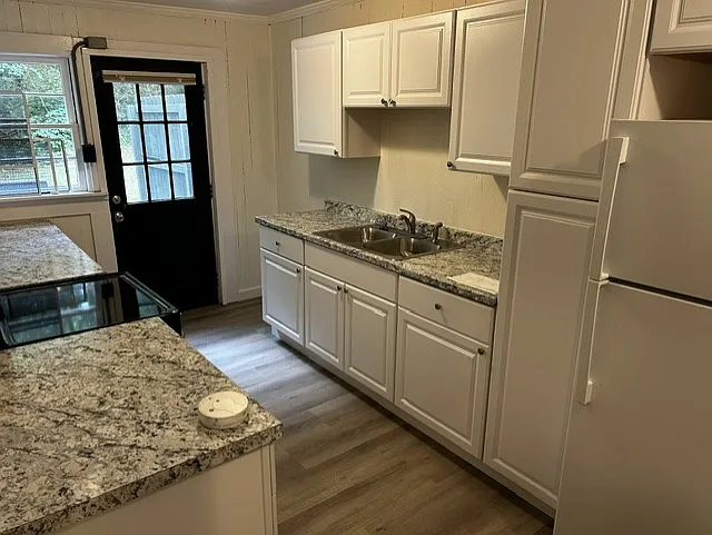 608 Spring St #A — Photo 4
