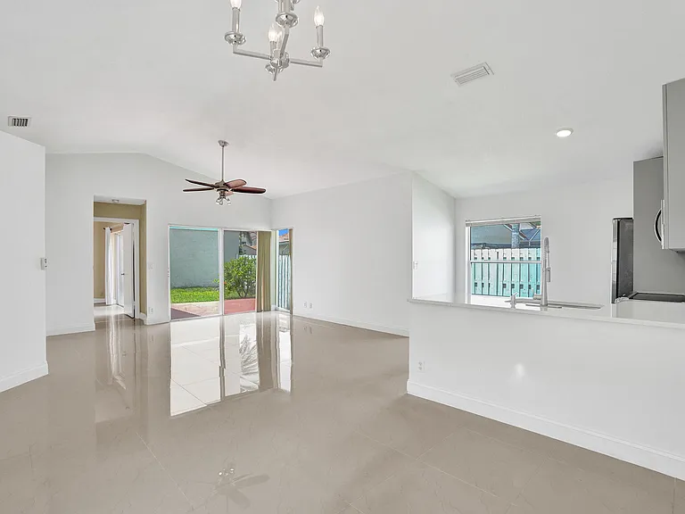 17866 SW 10th Ln — Photo 11